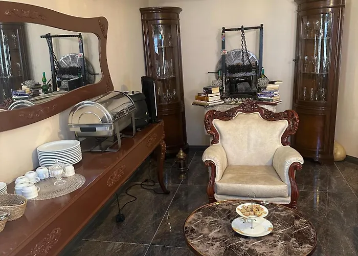 Hotel Loost Town 3*