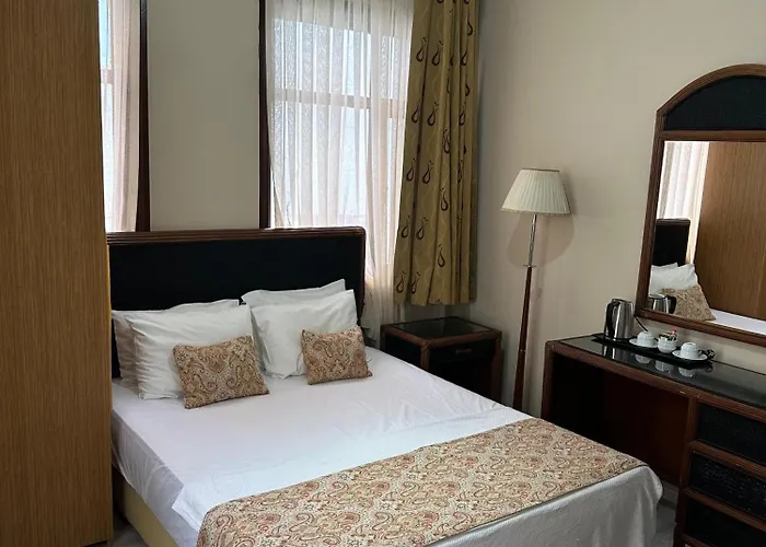 Loost Town Hotel