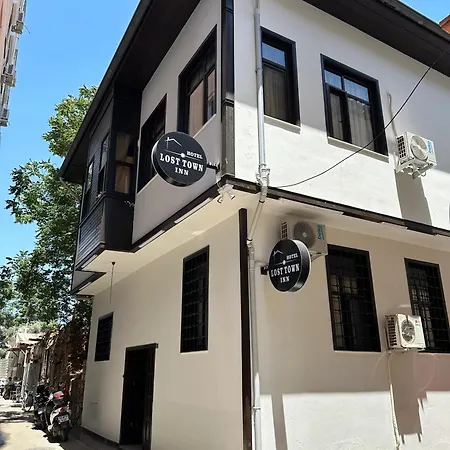 Loost Town Отель