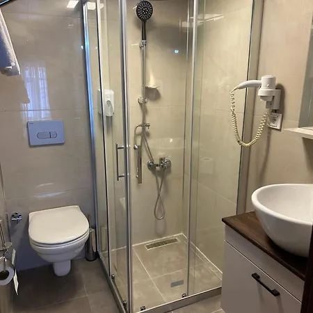 Hotel Loost Town 3*