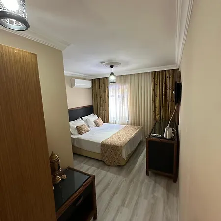 Loost Town ホテル 3*